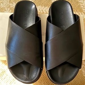 ST. AGNI Arne Crossover Sandal